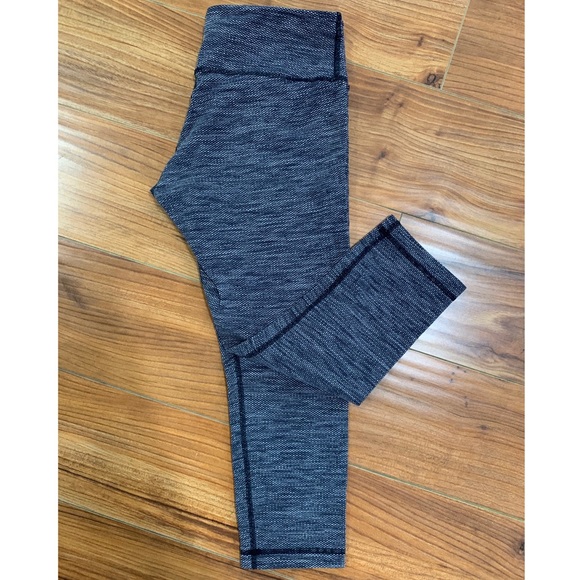 Lululemon Wunder Under Grey Crop Size 6 - Picture 2 of 6
